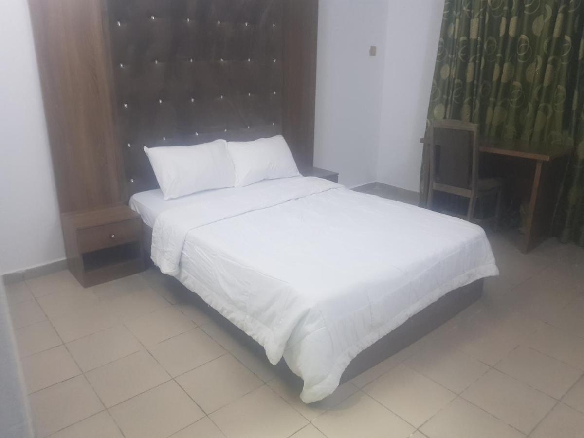 Febson Hotel Abuja Exteriör bild