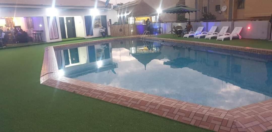 Febson Hotel Abuja Exteriör bild